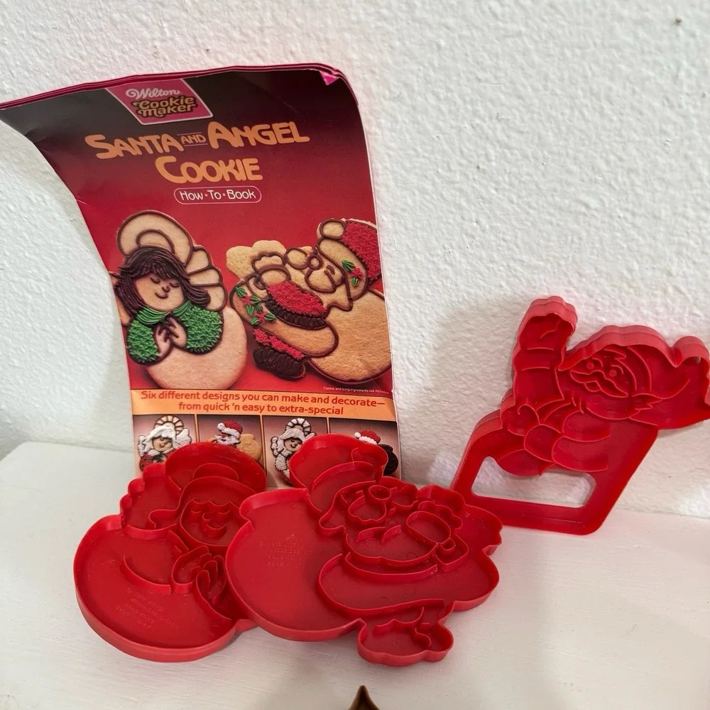 Lot Of 3 Tupperware & 13 Wilton 1984 Cookie Cutters w/ Santa & Angel How To Book